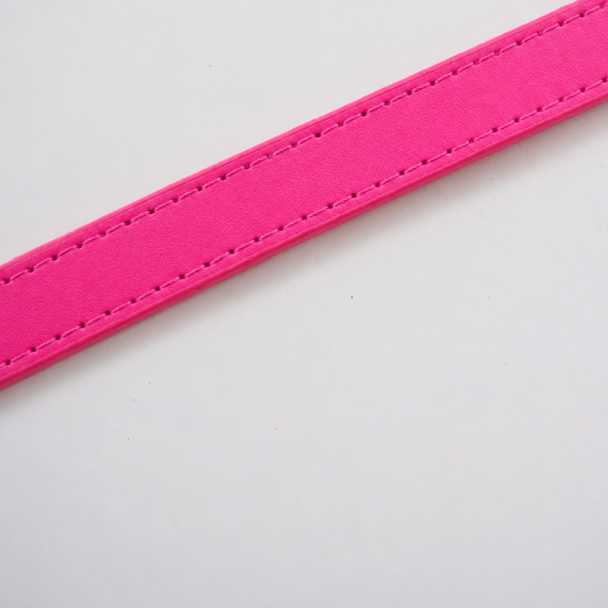 L'Attache — Laisse en cuir Rose poudré
