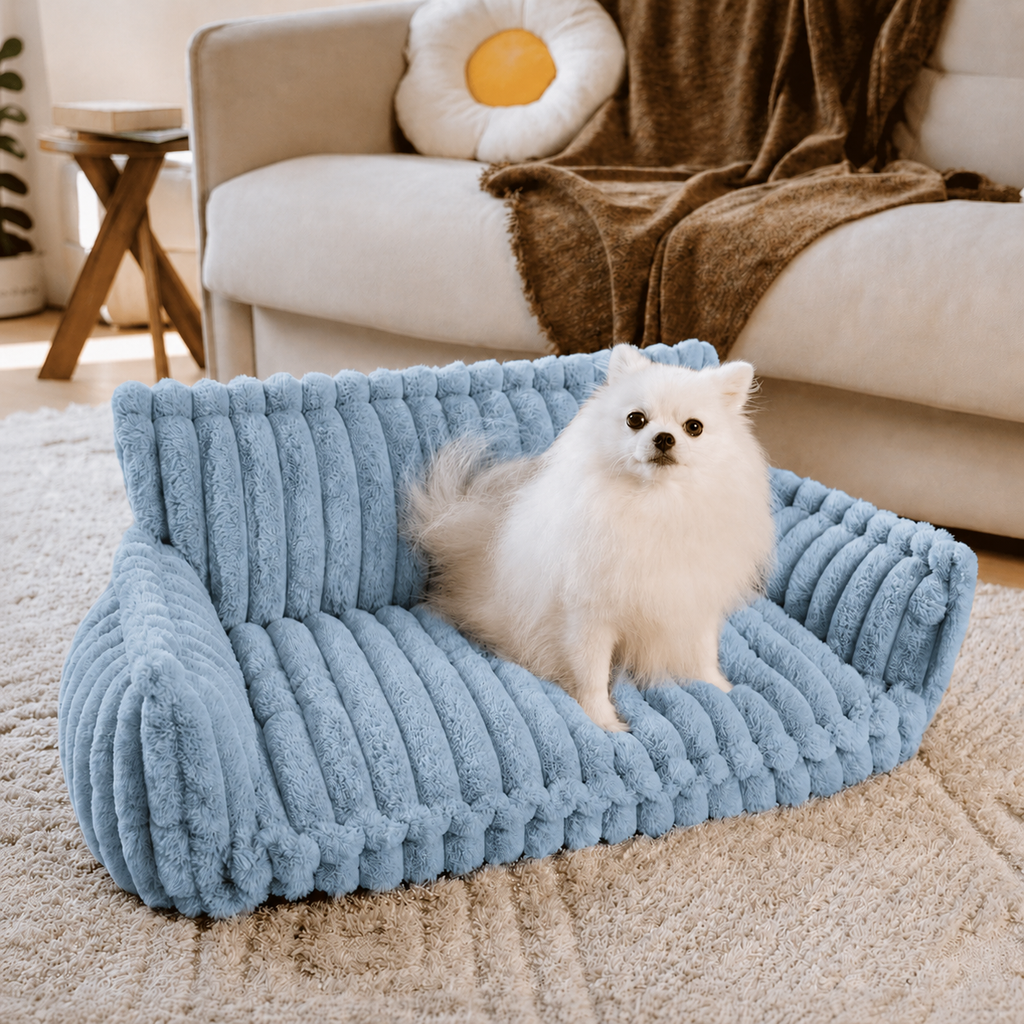 Canapé moelleux pour chien Le Boudoir Bleu marine — mise en situation salon
