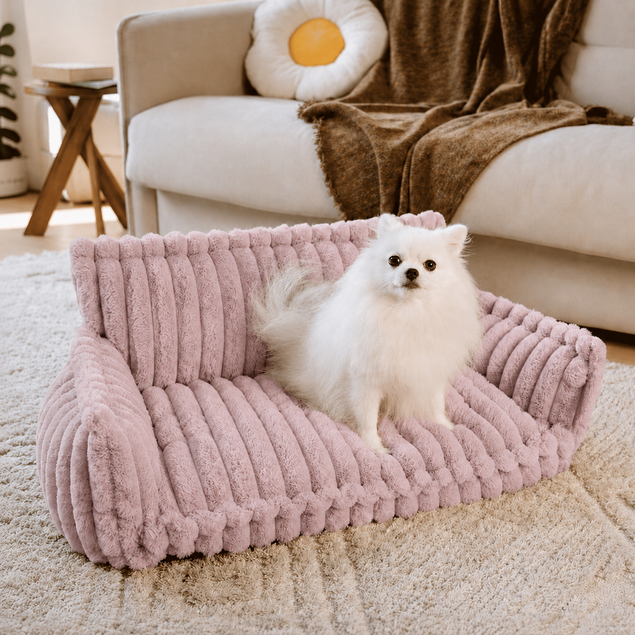 Canapé moelleux pour chien Le Boudoir Rose poudré — mise en situation salon