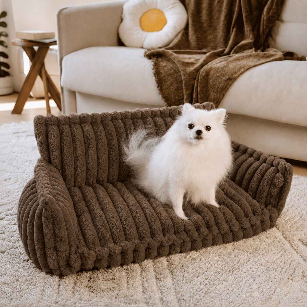 Canapé moelleux pour chien Le Boudoir Marron foncé — mise en situation salon